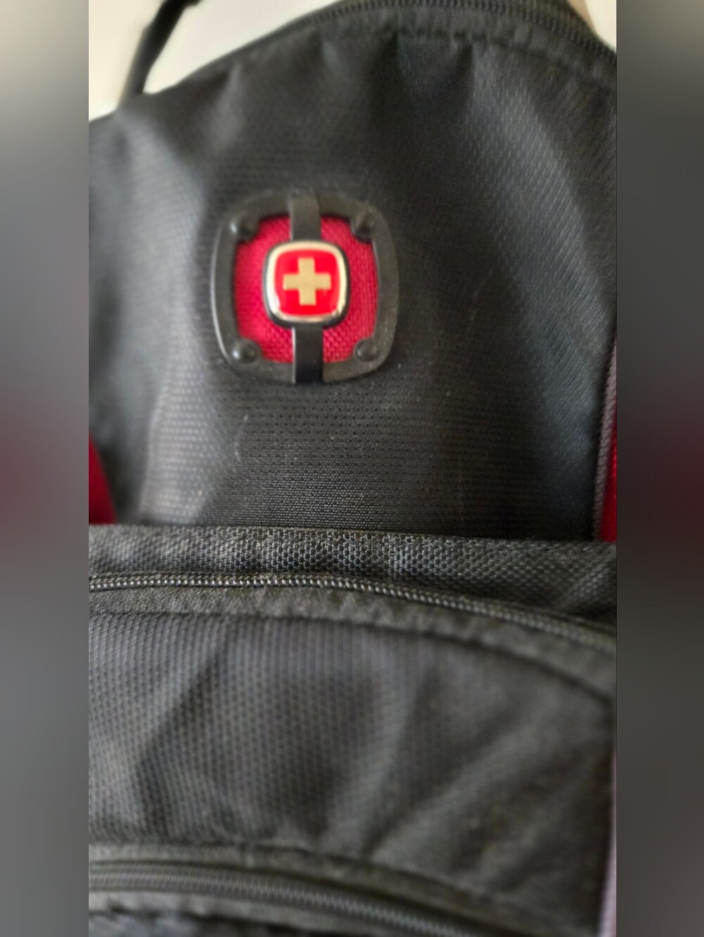 SwissGear Black & Red Men's Backpack - Durable Travel & Laptop Bag - Picture 2 of 13